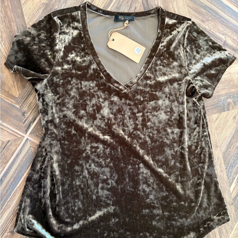 NWT New KLD Signature Velvet V-Neck Top in Brown Medium